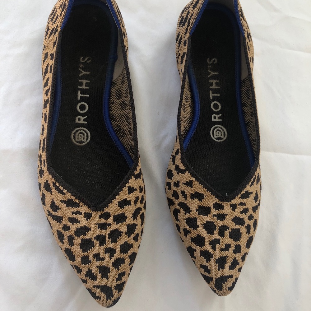 Rothys leopard print pointed toe flats size 7.5